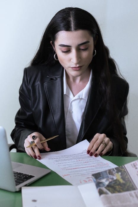 MBA applicant looking at her previous unsuccessful application to make it better
