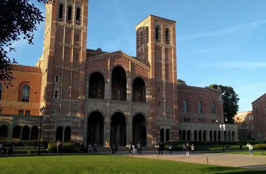 UCLA business school building