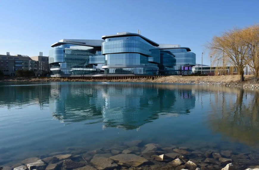 kellogg business school building