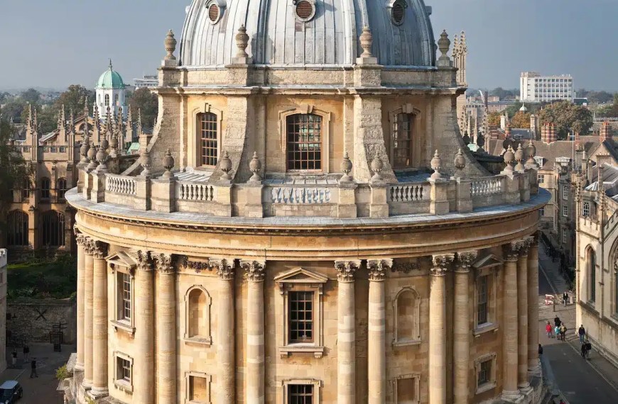 Oxford PhD acceptance rate explained at the University of Oxford, where doctoral admissions depend on department, funding, and supervision